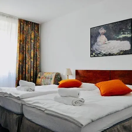 Hotel Ring