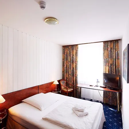 Hotel Ring 3*